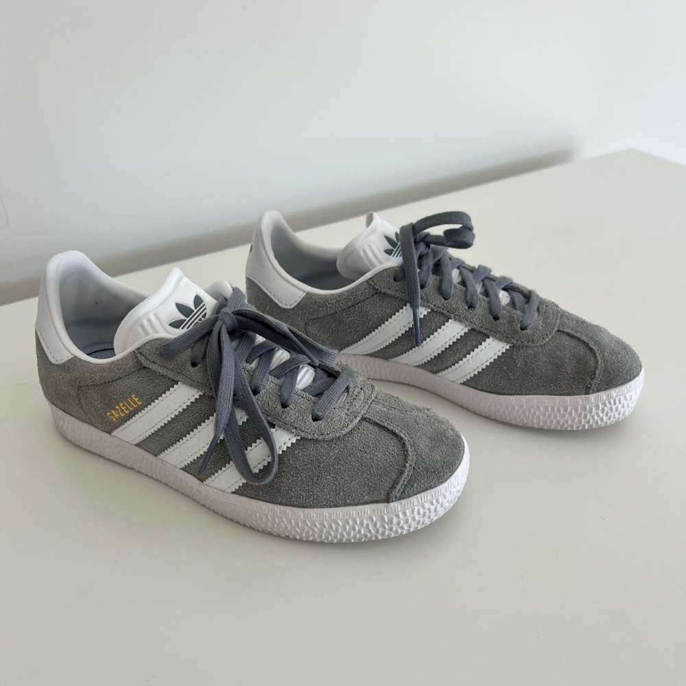 Adidas Gazelle Classic Gray Sneakers Size 1.5 Kids